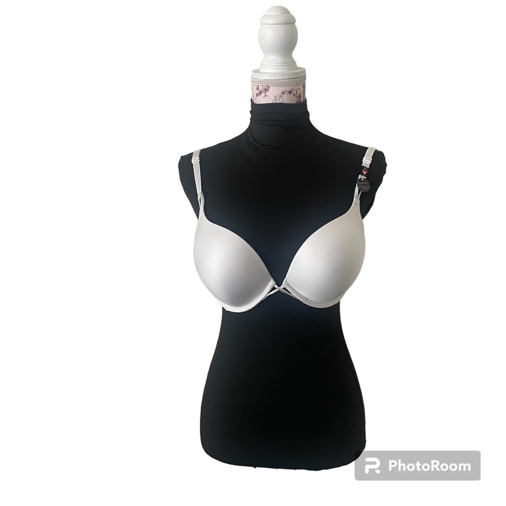 Victoria's Secret Bombshell Push Up Plunge Add-2 Cups Smooth Bra 34D White NWT